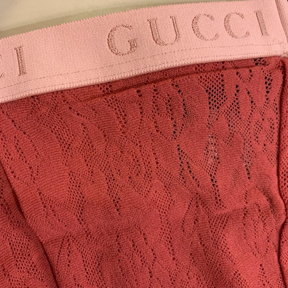 Gucci Interlocking GG Floral Lace Socks in Red - Picture 3 of 4